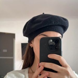 Black Wool Beret